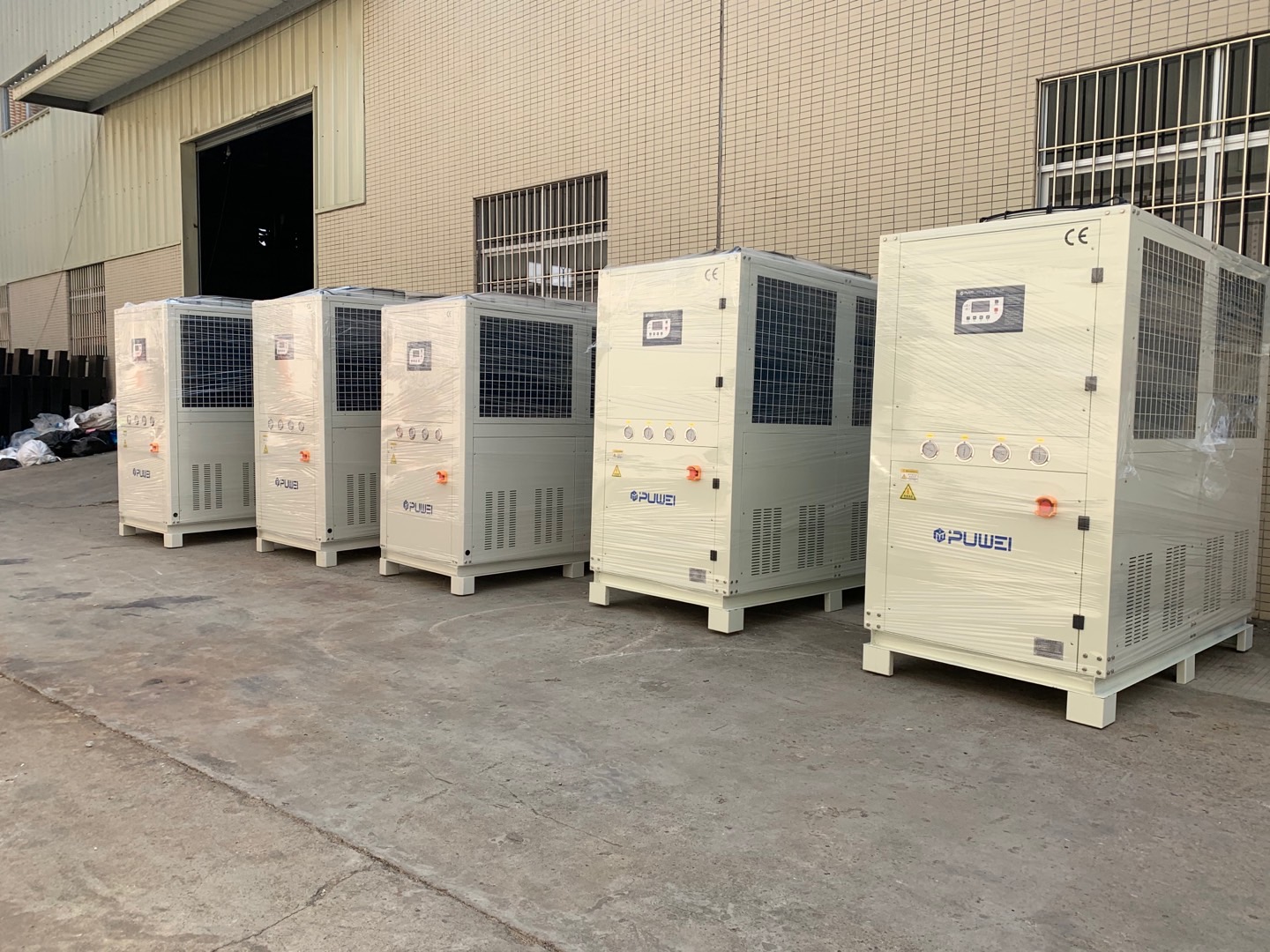 Scroll type industrial chiller unit is being shipped.........